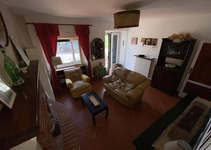 Semesterbostad Tra Borghi E Castelli